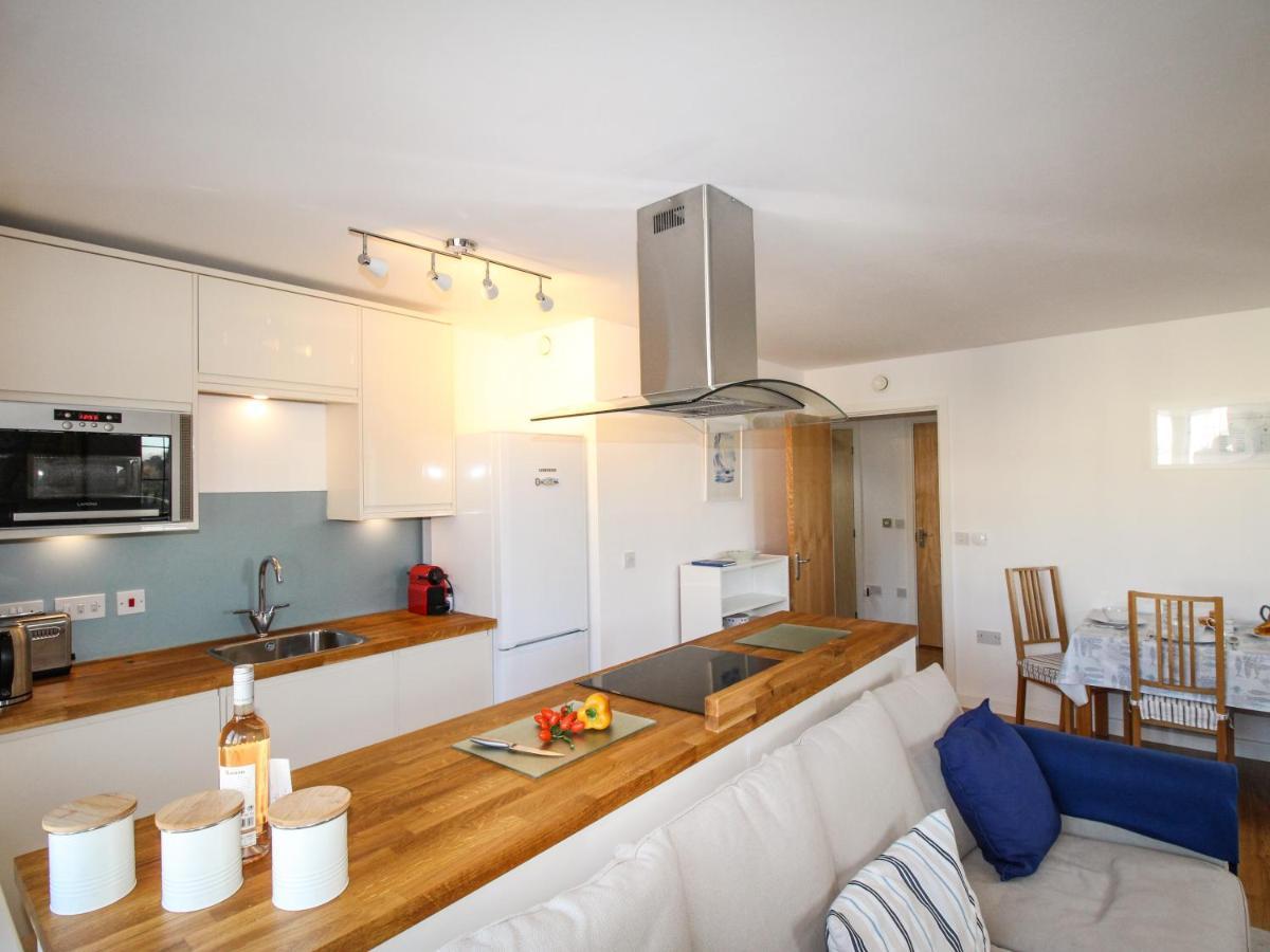 Broad Leys Apartment สวาเนจ ภายนอก รูปภาพ