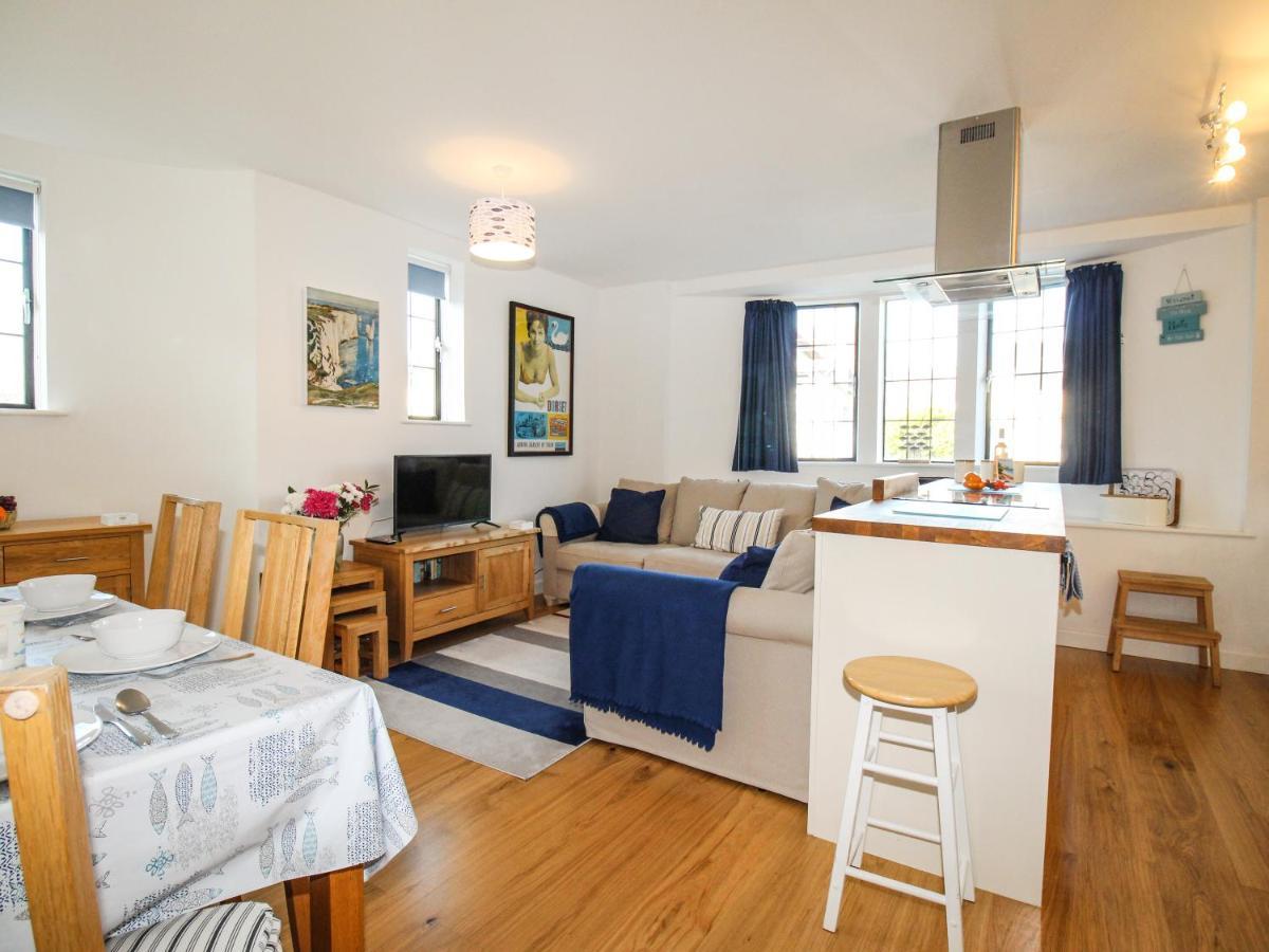 Broad Leys Apartment สวาเนจ ภายนอก รูปภาพ